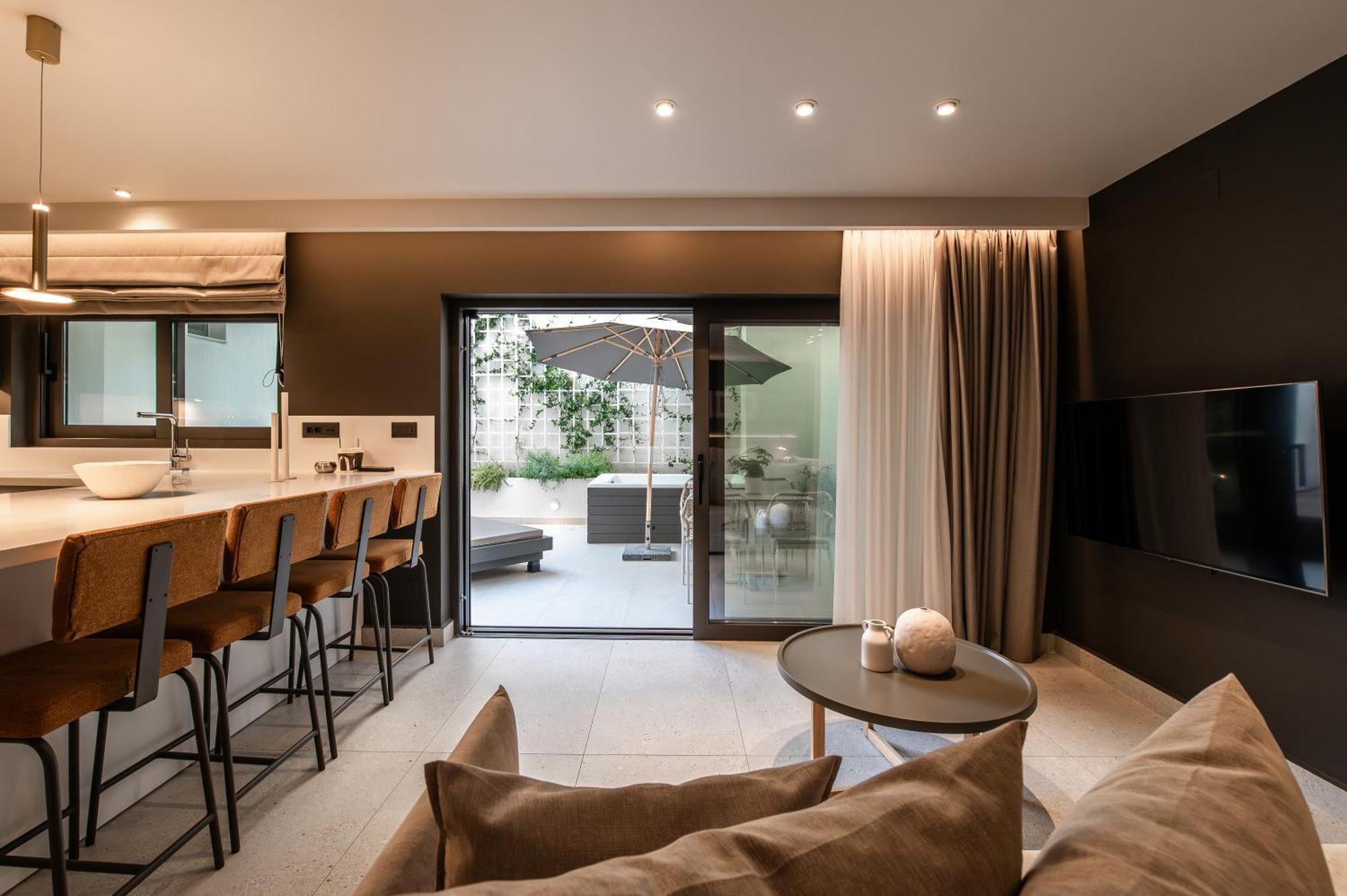 Suite mit Terrasse und Whirlpool im Freien